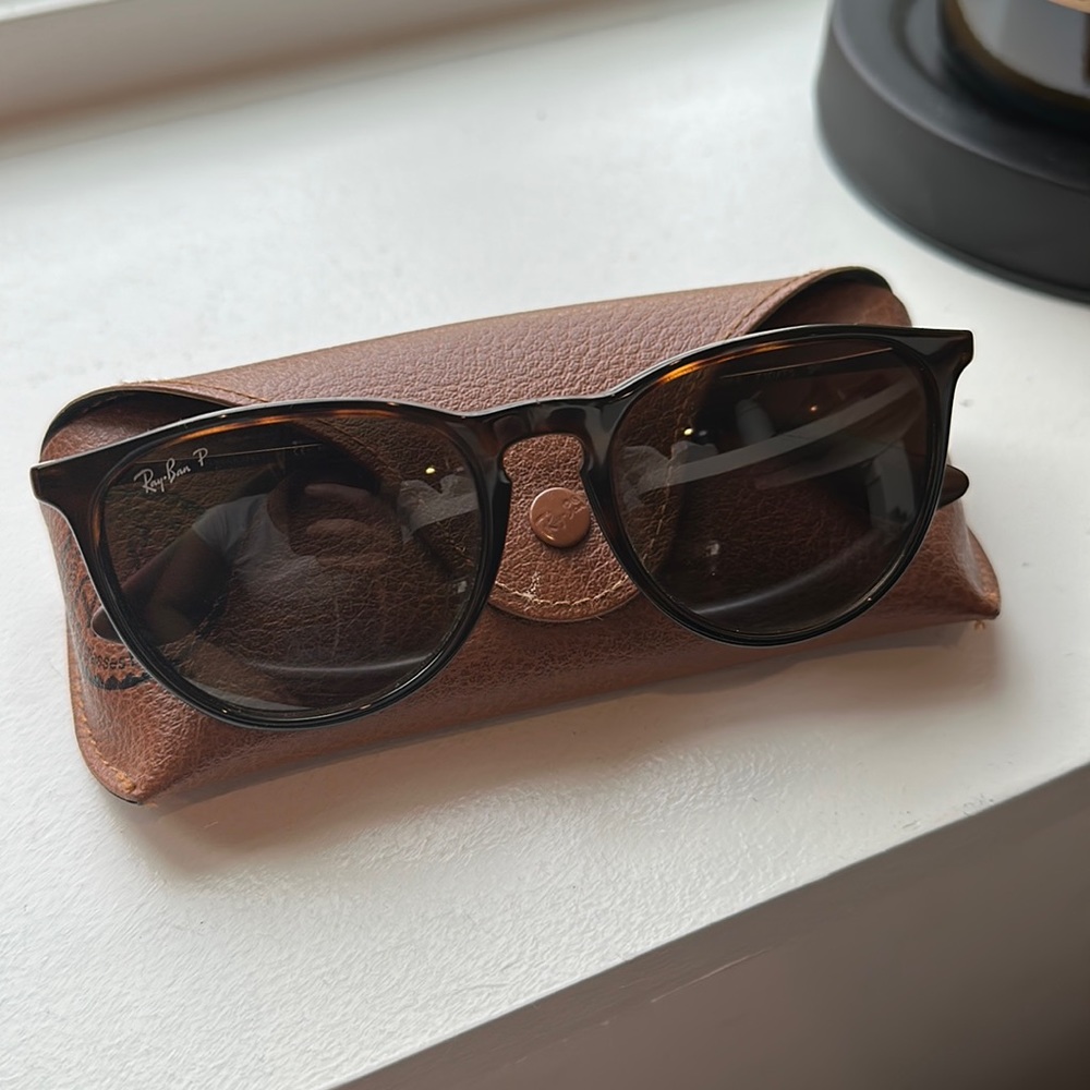 Ray Ban Erika polarized sunglasses in tortoise / polished light Havana